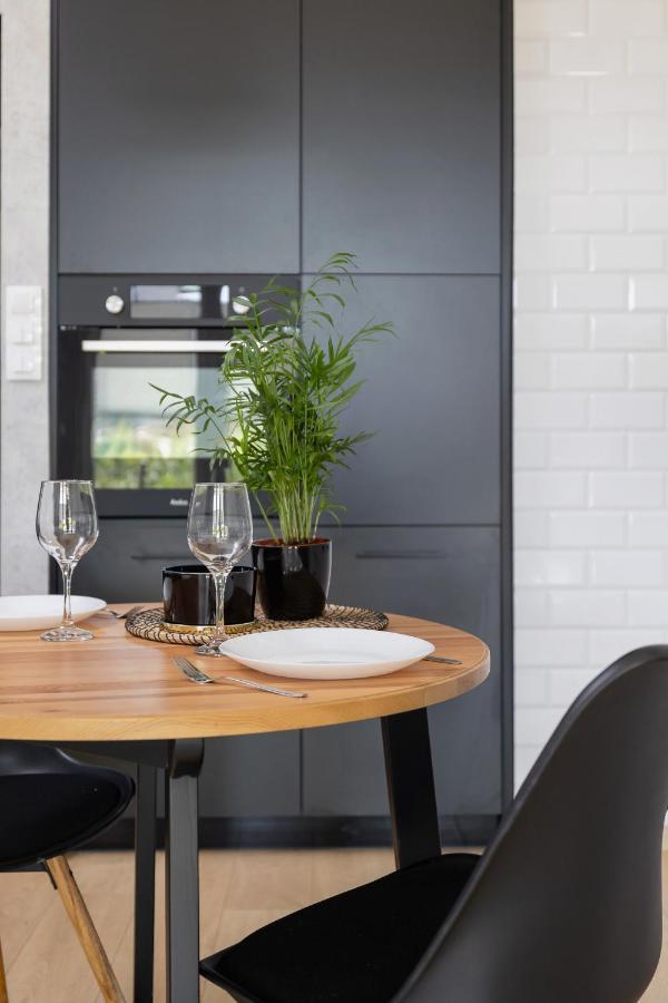 Krakow Studio With Parking & Terrace Near Zalew Bagry By Renters Prestige Exteriör bild